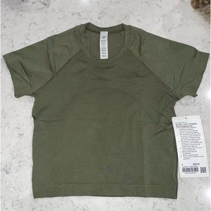 Swiftly Cropped Short Sleeve